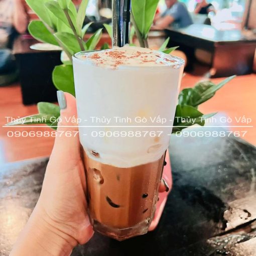 Ly thủy tinh Ocean Centra Long Drink 495ml P01963 nhập khẩu Thái Lan, có dung tích lớn phù hợp với các thức uống như trà đào, trà sữa, soda...