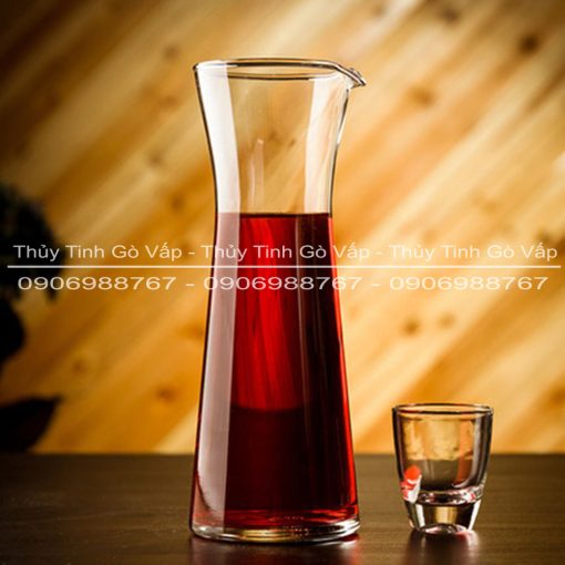 Bình rót thủy tinh Bistro Carafe 270ml Ocean V13610 phù hợp làm bình rót pha chế, bình thở rượu vang, bình rót rượu, hoặc làm ly có miệng uống sinh tố